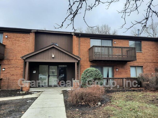 Building Photo - 33540 N Royal Oak Ln