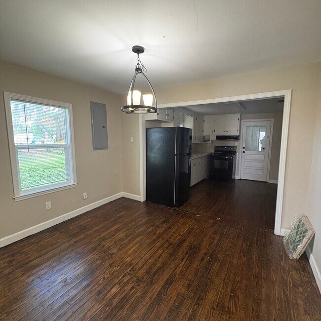 Building Photo - 4202 Whitlock St