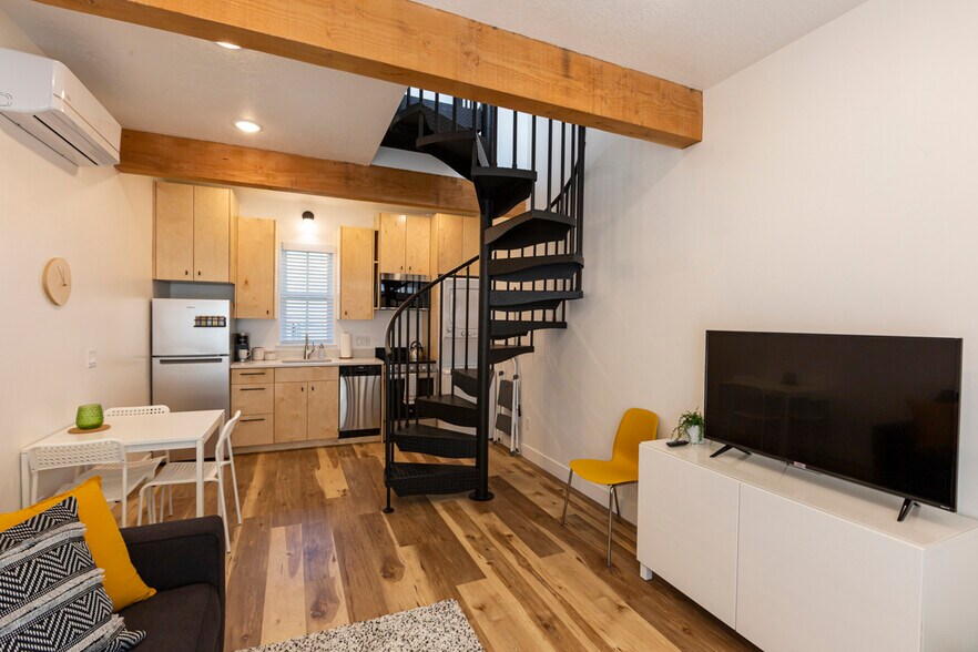 Building Photo - 96 S 100 E