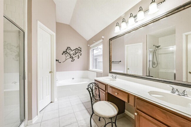 Building Photo - 15002 Chestnut Falls Dr