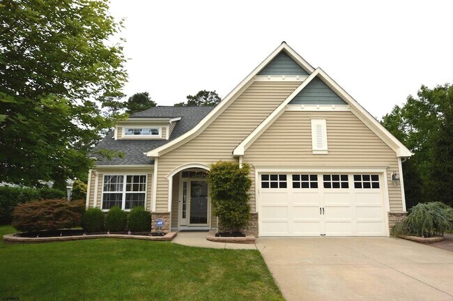 Building Photo - 498 Country Club Dr