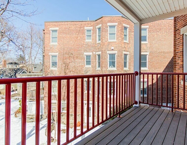 Building Photo - 82 Browne St
