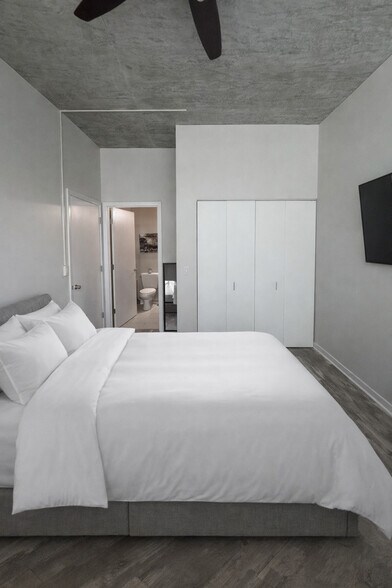 Building Photo - 1345 S Wabash Ave