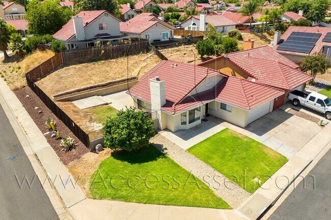 Building Photo - 15731 Laguna Ave