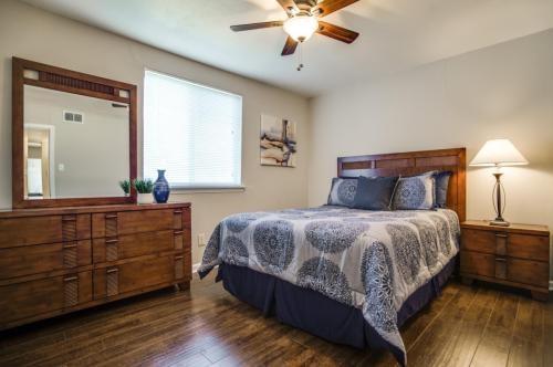 Building Photo - 1 bedroom in Dallas TX 75206