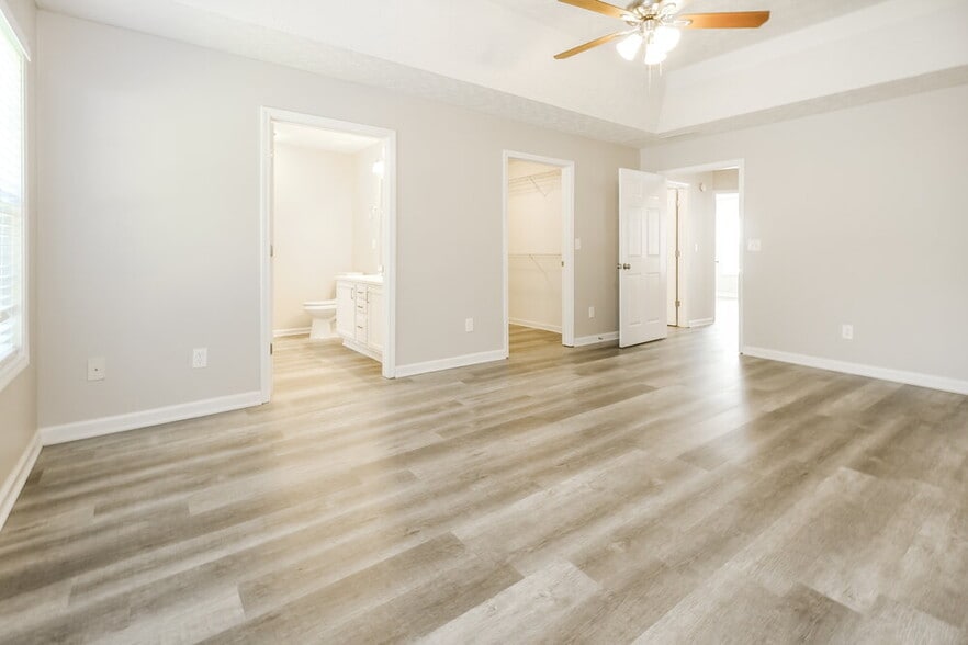 Building Photo - 229 Clearwater Dr