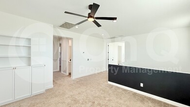 Building Photo - 145 E Mint Ln