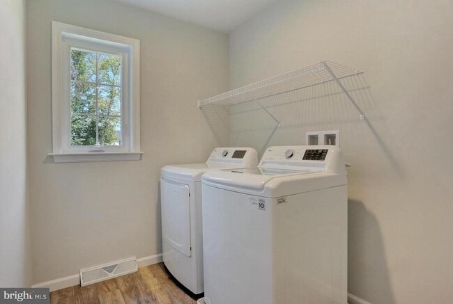 Building Photo - 90 Hoke Farm Way