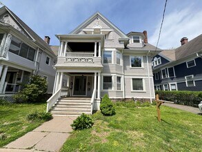 Building Photo - Spacious 2-Bedroom, 2-Bath in East Rock – Newly Renovated!