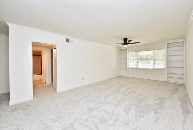 Building Photo - 2600 Bellefontaine St