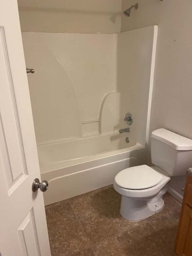 Building Photo - Cobblestone Trace- Oxford's Premier 55+ Co...