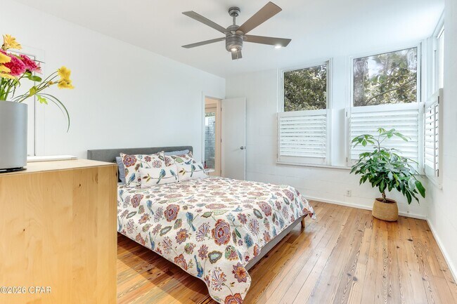 Building Photo - 2979 S County Hwy 395