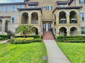 Building Photo - Spacious 4 Bed, 3.5 Bath Lake Mary Home in...