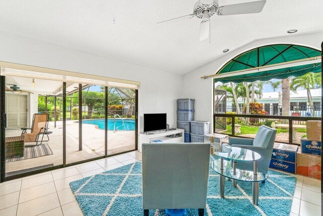 Building Photo - 1350 SW 13th Pl