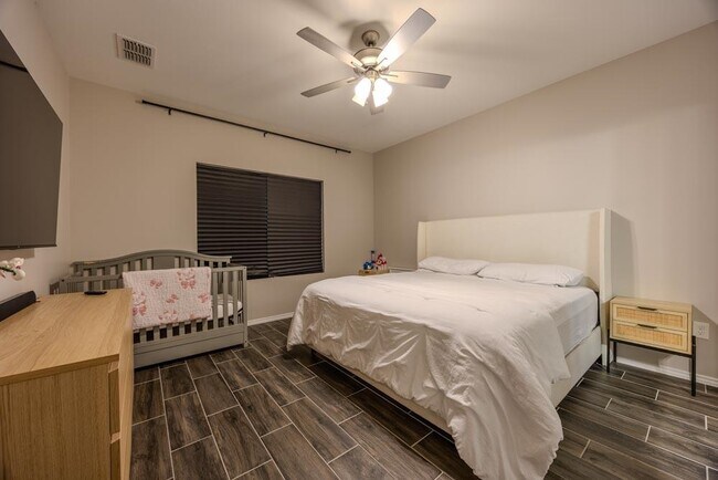 Building Photo - 8702 Shiloh Rock Dr