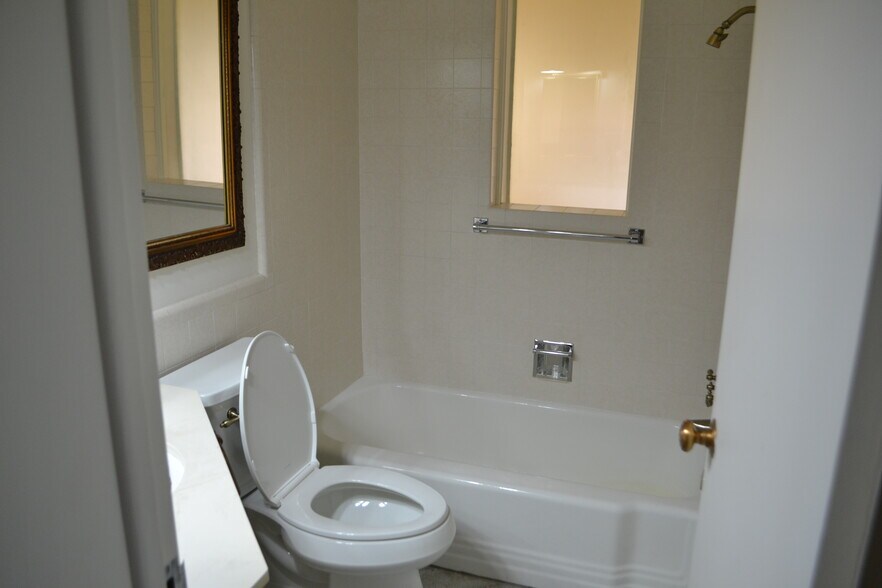 Bathroom #1 - 1164 S Windsor St