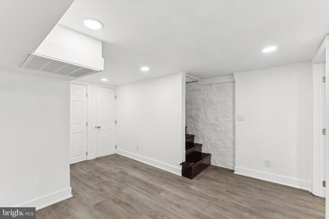 Building Photo - 807 N 42nd St