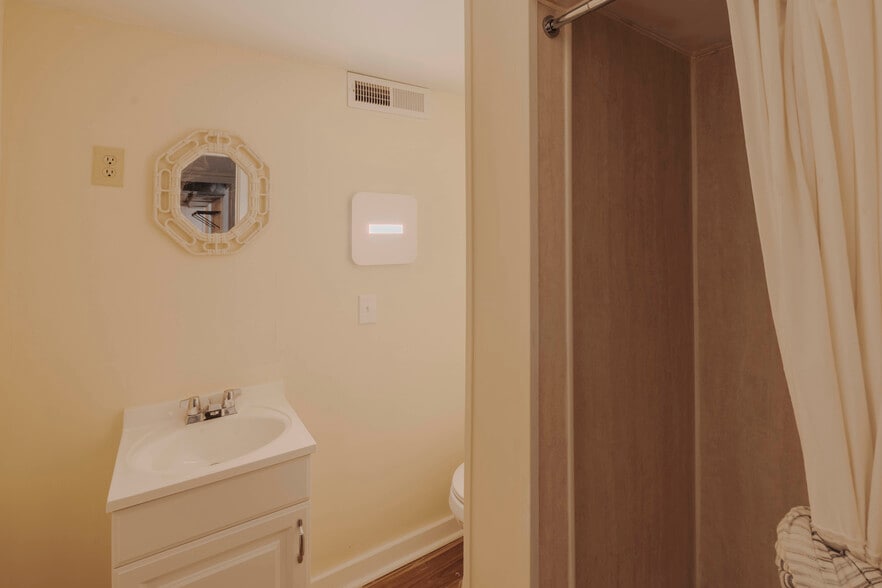 Building Photo - 1010 Bion Butler Rd