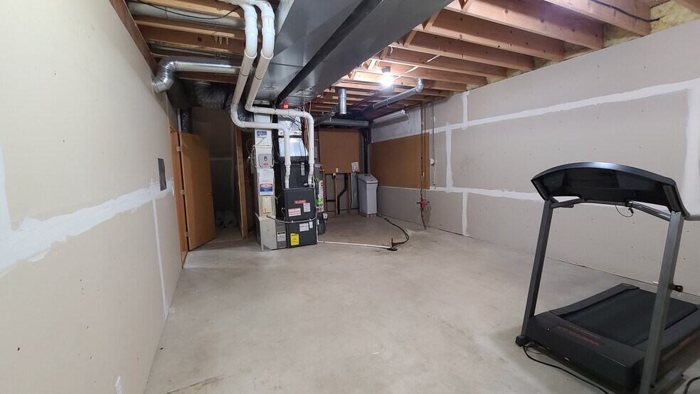 Building Photo - 1480 Violet Ln