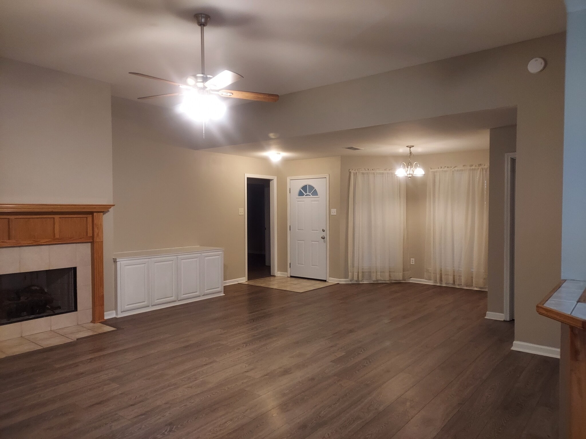 Living room - 36044 Raleigh Dr