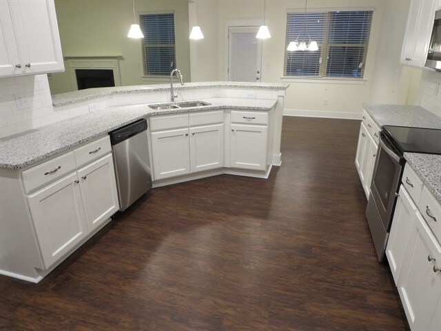 Building Photo - 1080 Adams Haven Bend