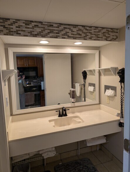 Bathroom - 1501 S Ocean Blvd