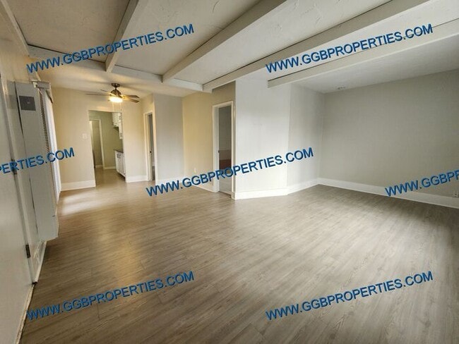 Building Photo - ** Self Guided Tour **Belmont Shores Updat...