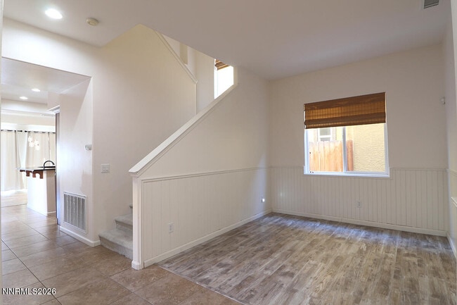 Building Photo - 10890 Serratina Dr