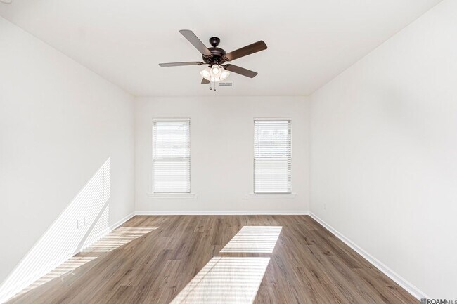 Building Photo - 41401 Cozy Wy