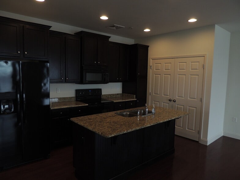 Building Photo - Walden Crossroads Apartment Homes