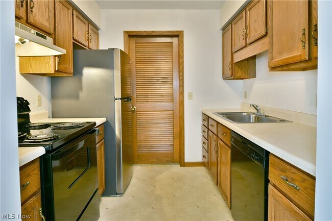 Building Photo - 2237 Cadwallader Sonk Rd