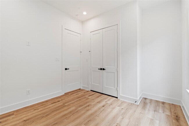 Building Photo - 6622 St Augustine St