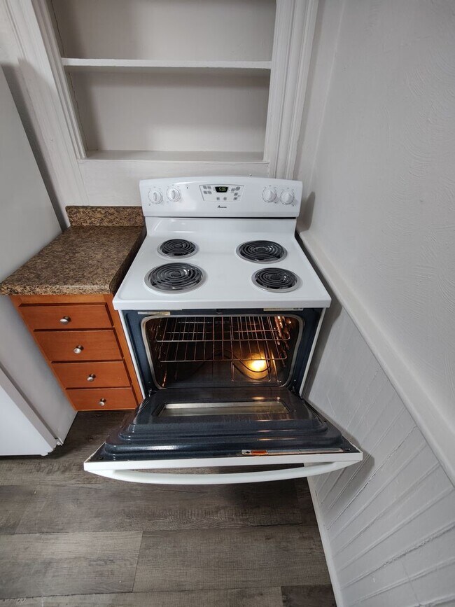 Building Photo - 2423 Wrights Wy