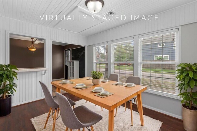 Building Photo - 2122 Althea Dr