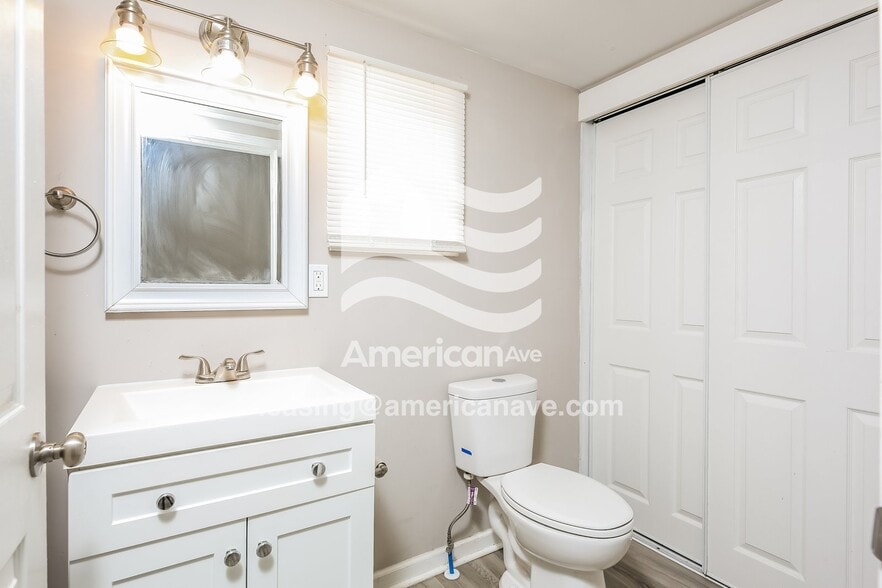 Building Photo - 203 Wellington St