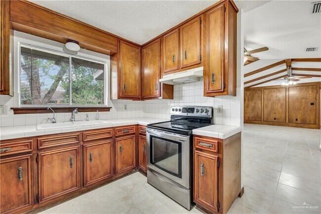 Building Photo - 16 N 17th St