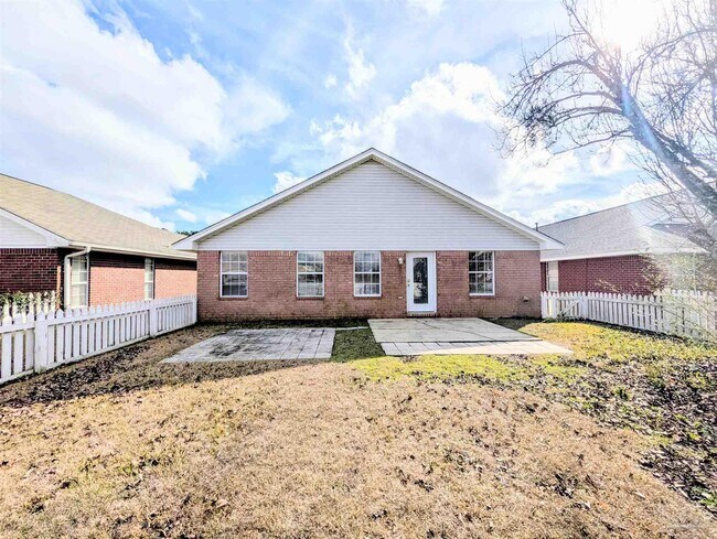 Building Photo - 28 Easton St