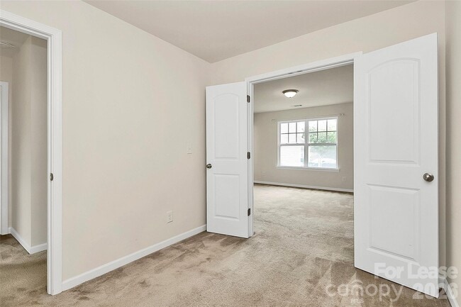 Building Photo - 7107 Adare Mews Rd