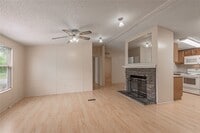 Building Photo - 1323 Avenue E