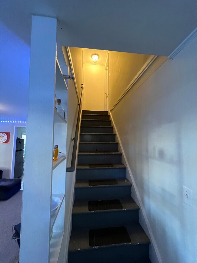 Building Photo - 75 Ridgewood Rd