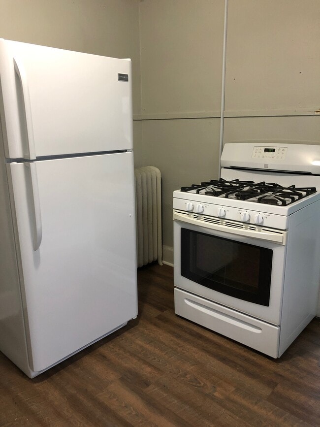 Building Photo - 1048 37th St