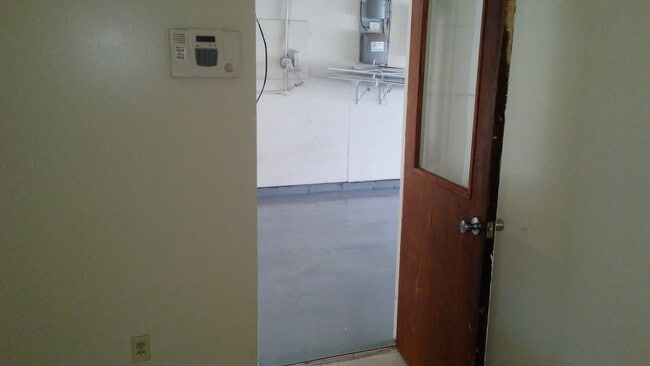 Building Photo - MASON,OHIO - 3 BED, 1  BATH, FAMILY ROOM  $1600  1st month rent free