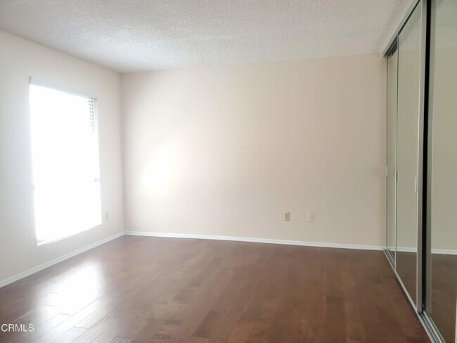 Building Photo - 11232 Vlg 11-