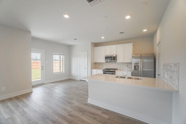 Building Photo - 10530 Preserve Wy