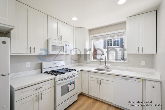 Building Photo - 3808 Quigley St