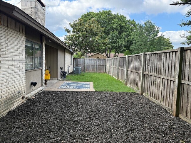Building Photo - 15745 Covewood Cir