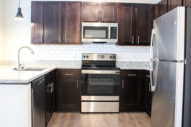 Building Photo - 3281 Redhawk St