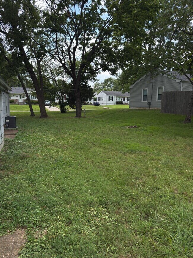 Building Photo - Charming 4-Bedroom Home in Florissant – Co...