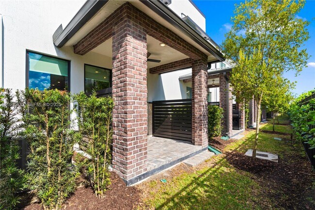 Building Photo - 8366 NW 7th Ct