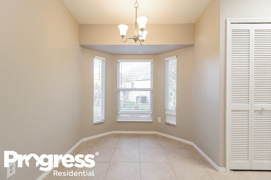 Building Photo - 2841 Talladega Dr